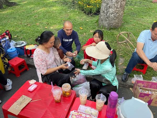 PHIÊN CHỢ NGÀY TẾT – Bùi Kim Quyên